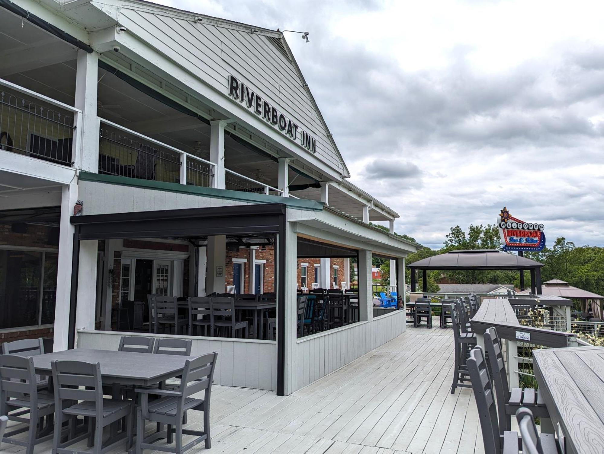 Riverboat Inn & Suites Madison Exterior foto